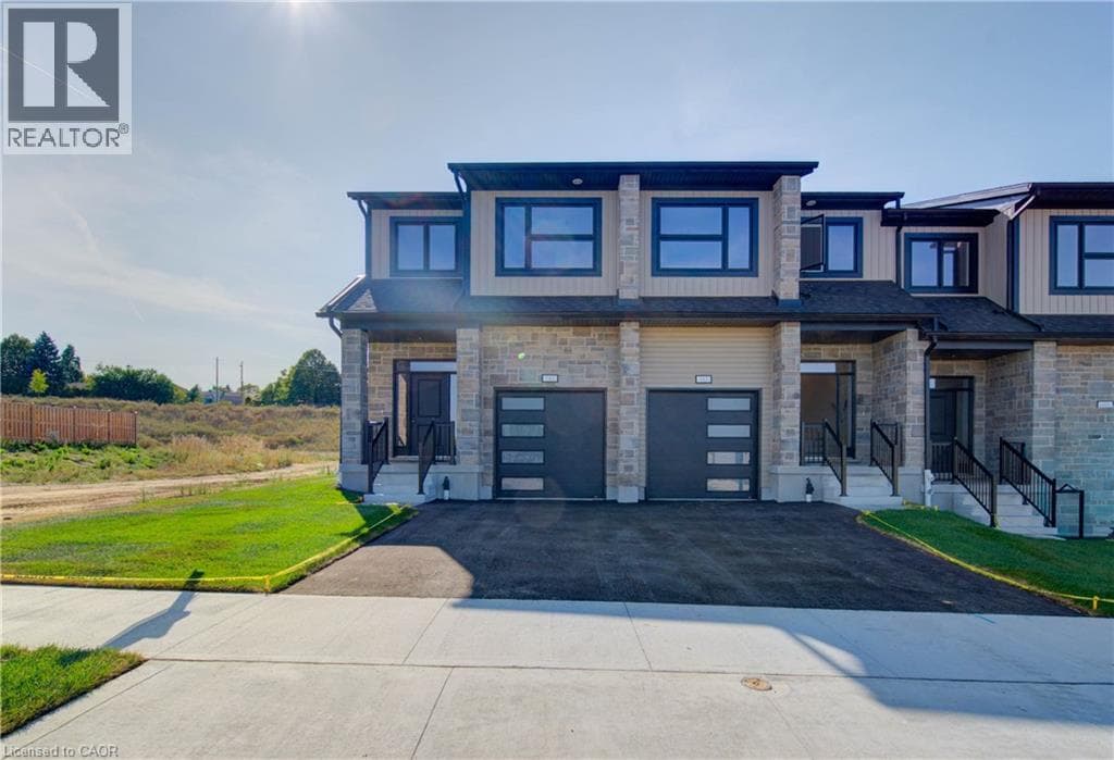 161 DUNNIGAN Drive, Kitchener, Ontario N2B0B1 - Photo 2