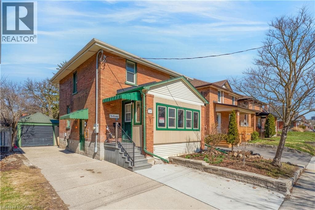 24 ONWARD Avenue, Kitchener, Ontario N2H3J7