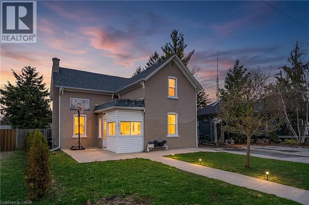 82 BOND Street, Cambridge, Ontario N1R4B6 - Photo 2