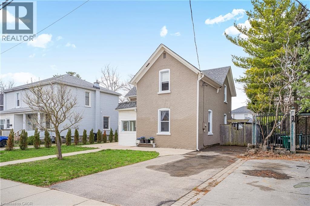 82 BOND Street, Cambridge, Ontario N1R4B6 - Photo 3