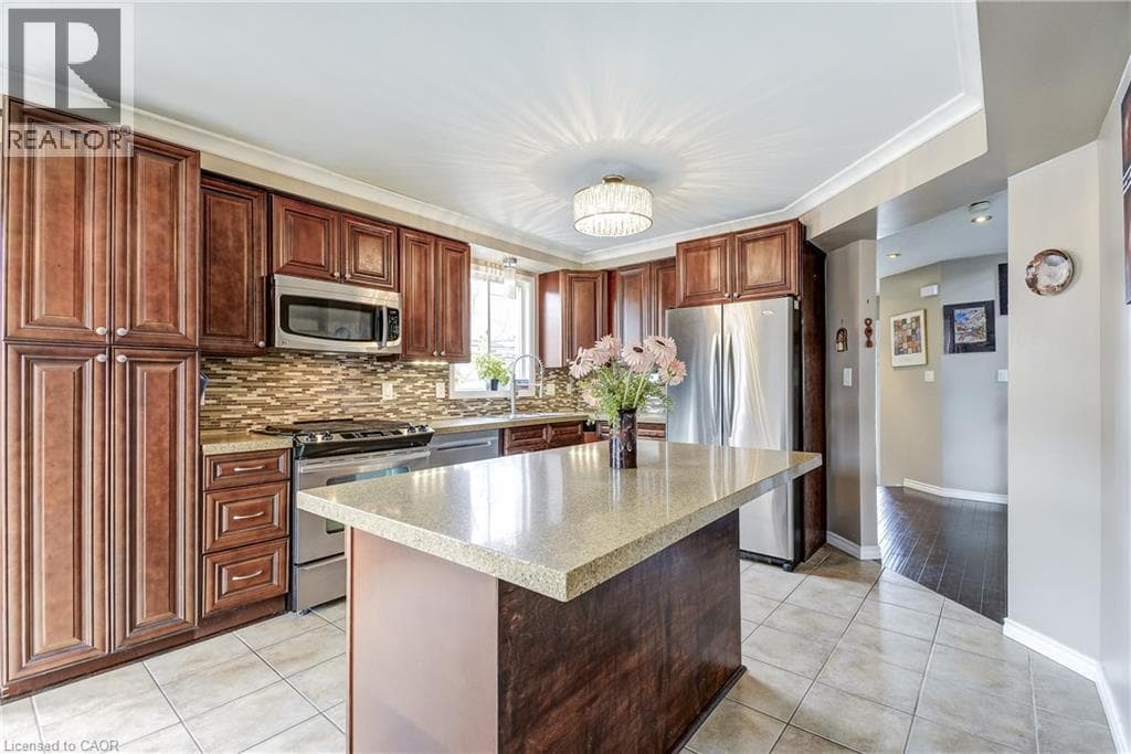 15 WAFFLER Crescent, Cambridge, Ontario N1P1H6 - Photo 3