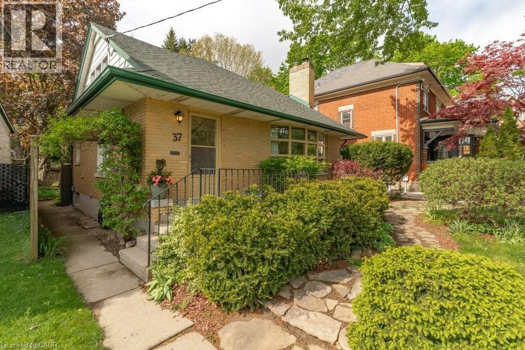 37 CENTRAL Street, Waterloo, Ontario N2L3A7