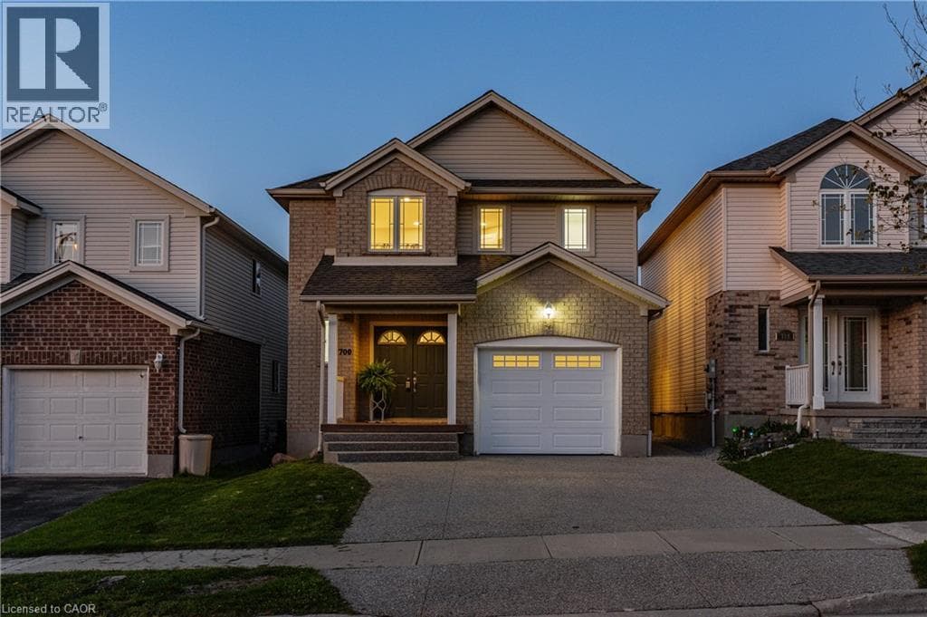 700 KARLSFELD Road, Waterloo, Ontario N2T2W4 - Photo 2