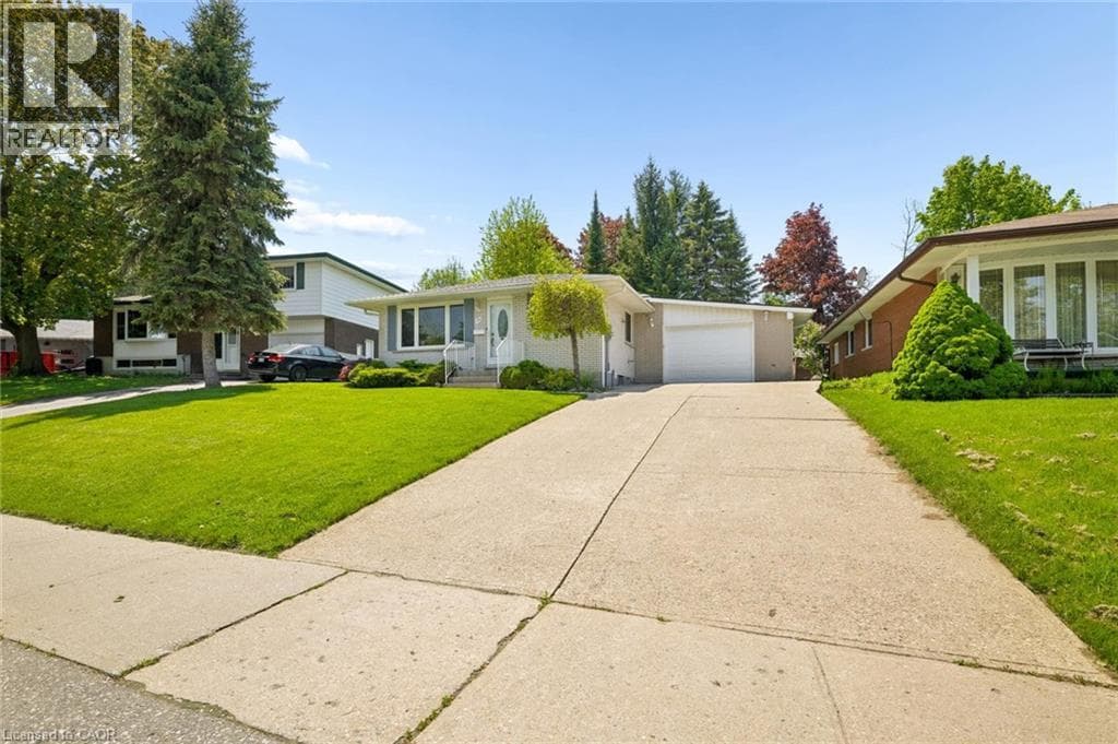 105 SILVERSPRING Crescent, Kitchener, Ontario N2M4P3 - Photo 2