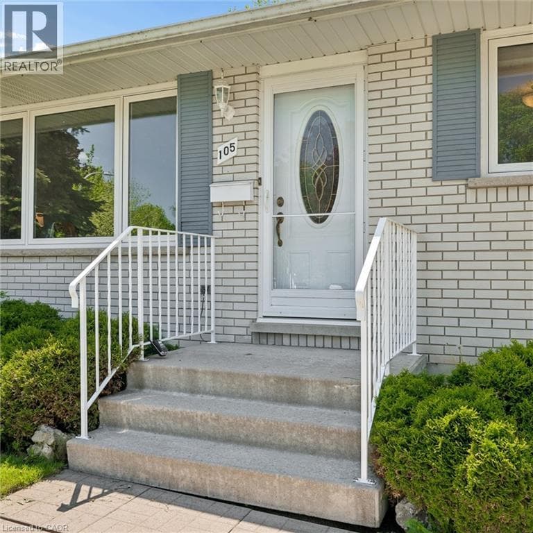 105 SILVERSPRING Crescent, Kitchener, Ontario N2M4P3 - Photo 3