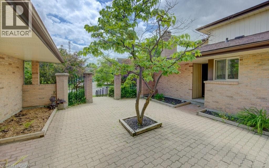 458 BEECHWOOD Place Unit 3, Waterloo, Ontario N2T1Y9 - Photo 3