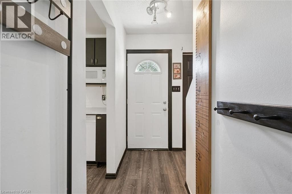 178 GRULKE Street Unit 11, Kitchener, Ontario N2A1T1 - Photo 3
