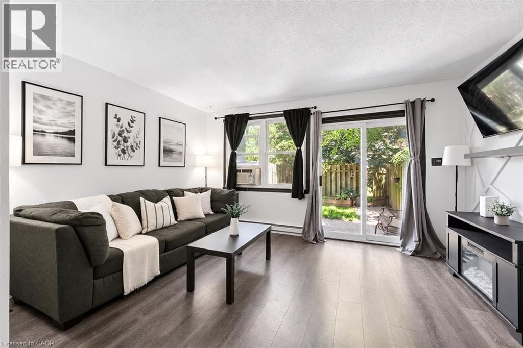 178 GRULKE Street Unit 11, Kitchener, Ontario N2A1T1 - Photo 1