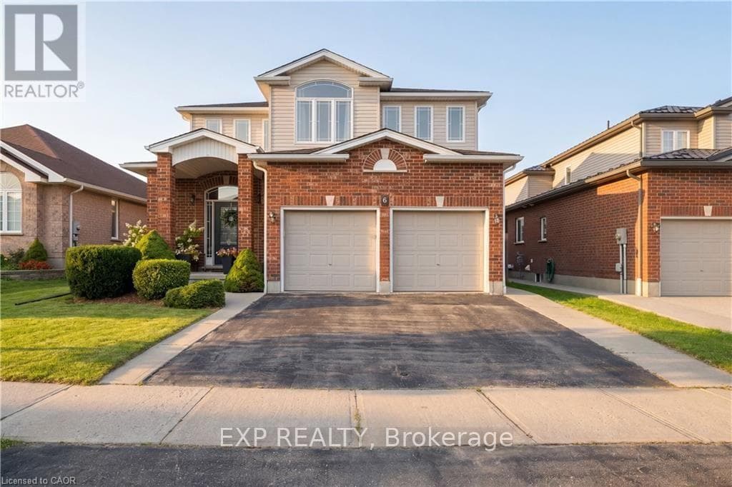 6 Country Clair Street, Kitchener, Ontario N2A4J9