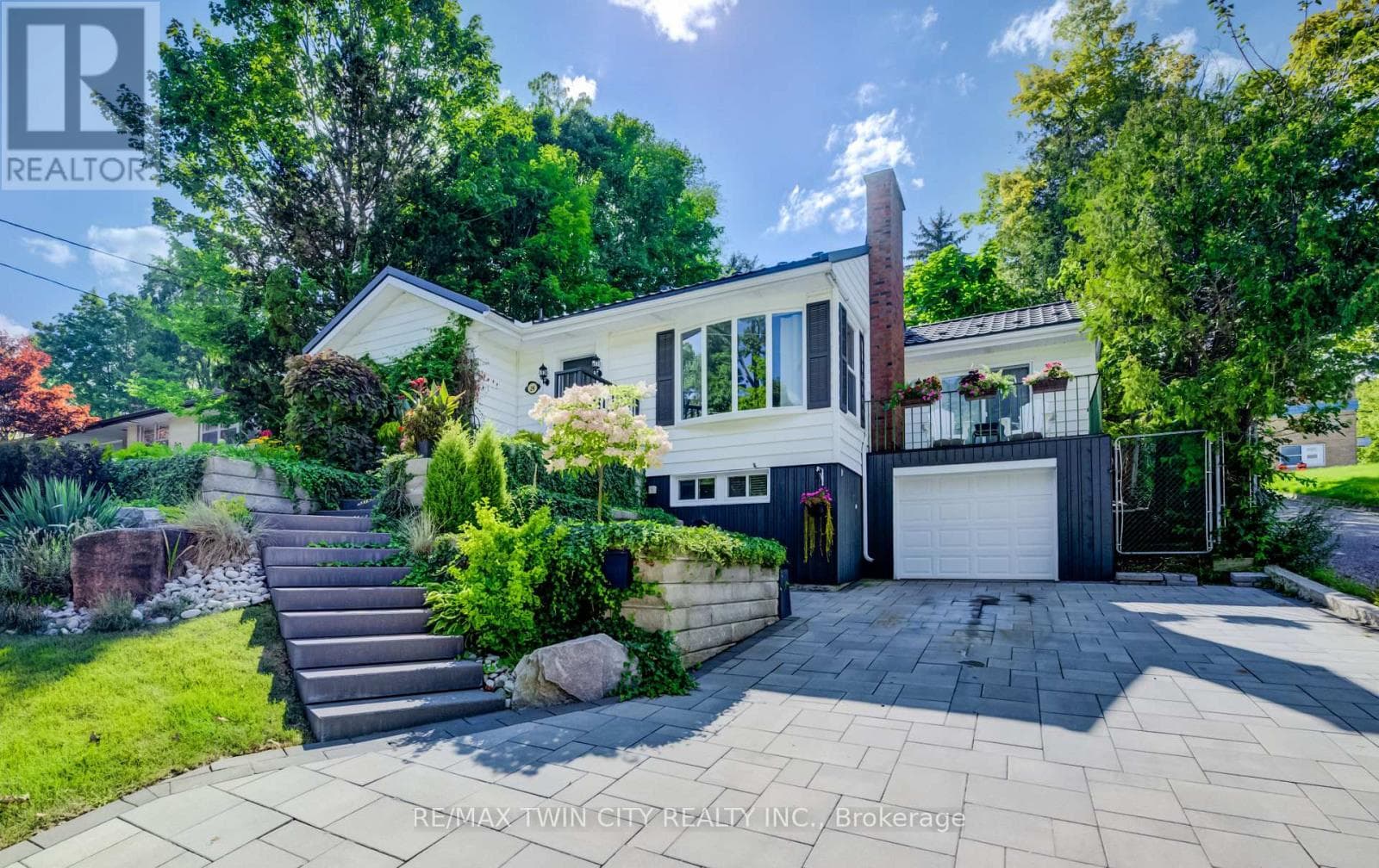 24 Forest Road, Cambridge, Ontario N1S3B2