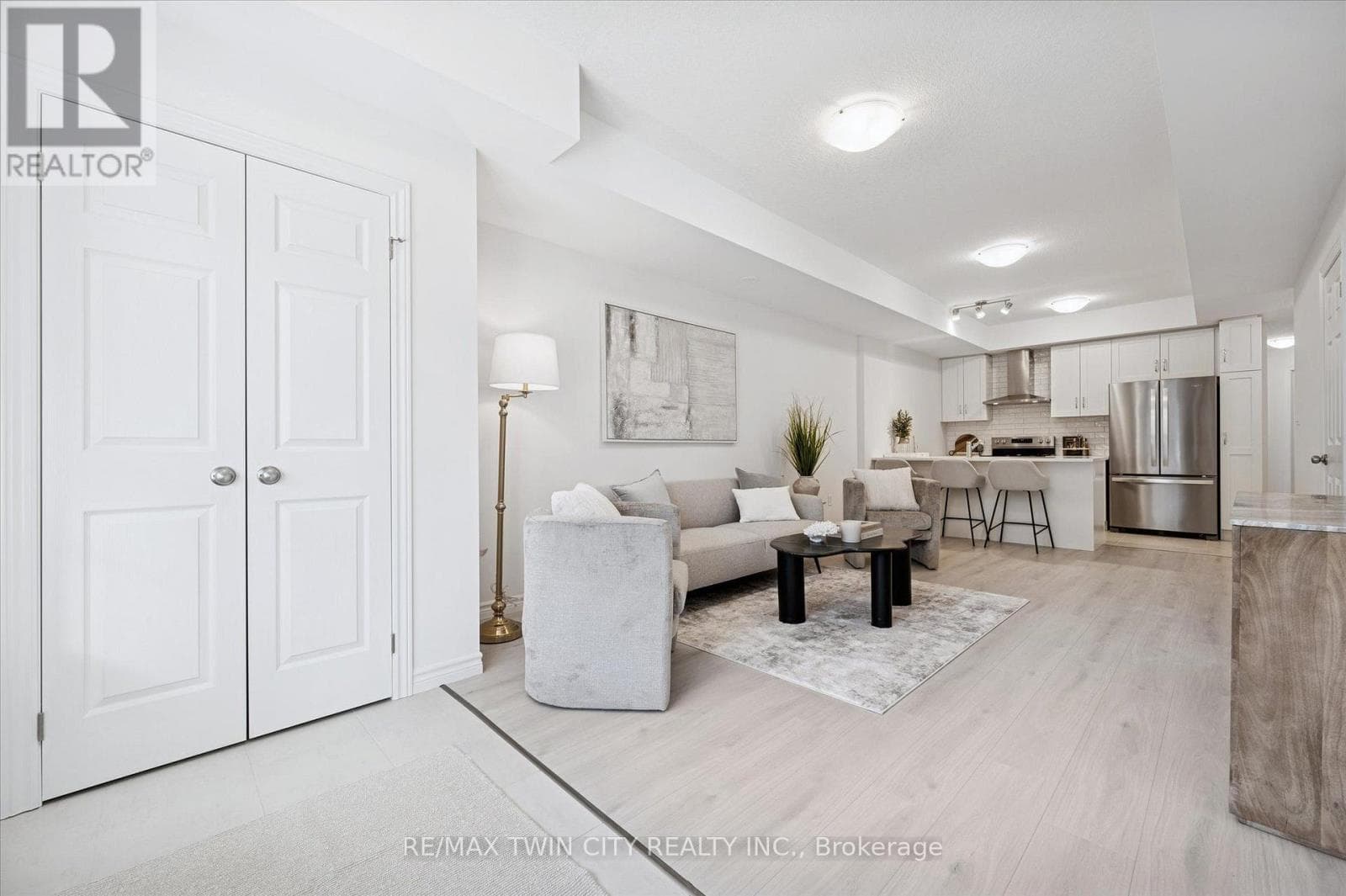 73 Lomond Lane, Kitchener, Ontario N2R0T6 - Photo 2