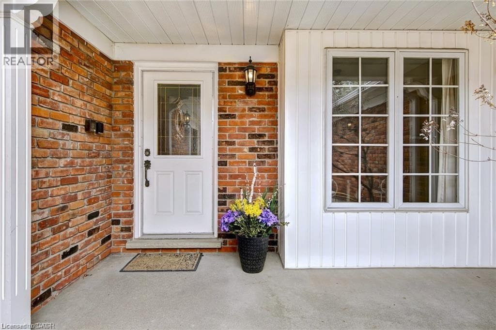 700 GLASGOW Street Unit 3, Kitchener, Ontario N2M2N8 - Photo 2