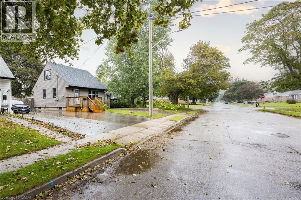 102 STEWART Avenue, Cambridge, Ontario N1R2T9 - Photo 3