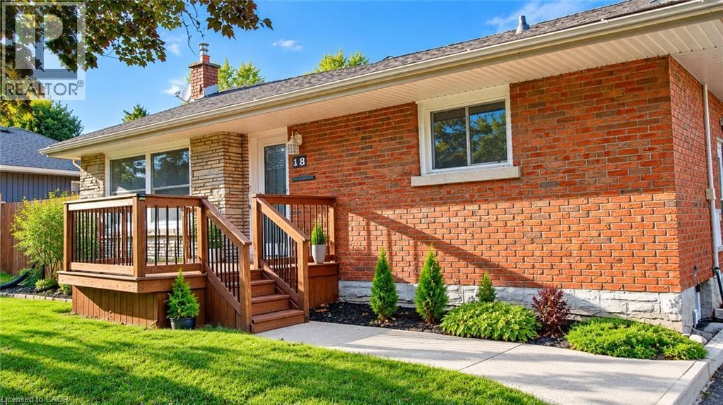 18 CLEARVIEW Drive, Cambridge, Ontario N1S1B2 - Photo 3