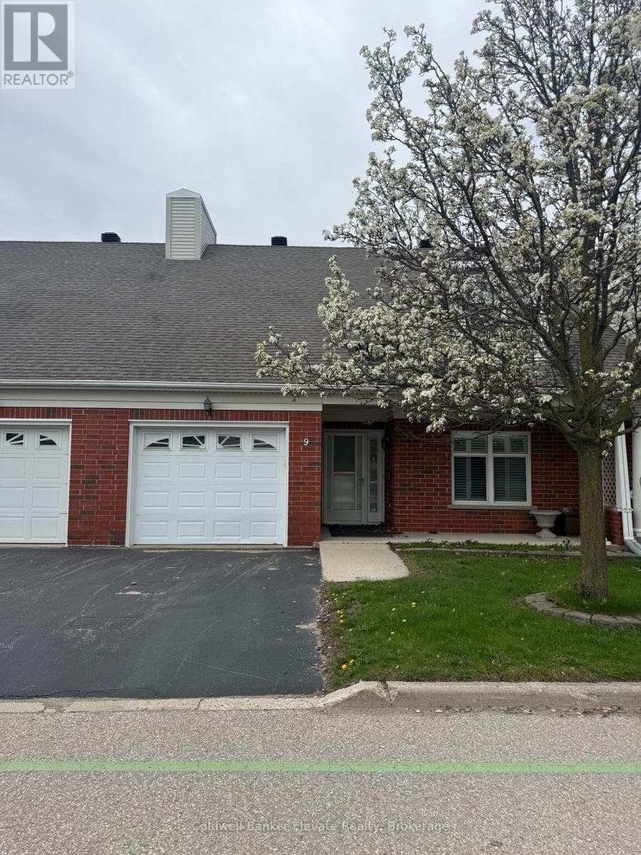 2705 Kingsway Drive Unit 9, Kitchener, Ontario N2C2T2