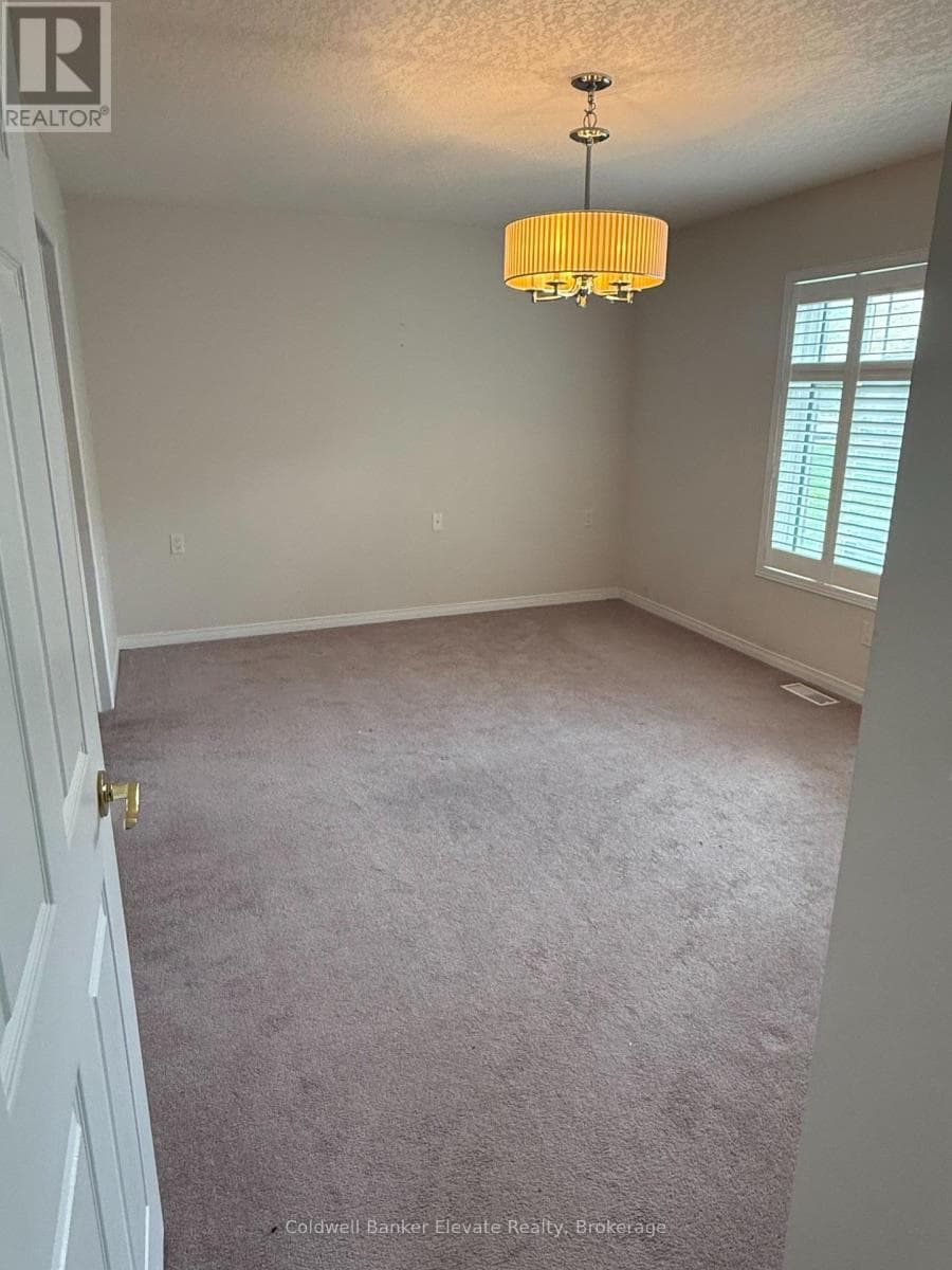 2705 Kingsway Drive Unit 9, Kitchener, Ontario N2C2T2 - Photo 3