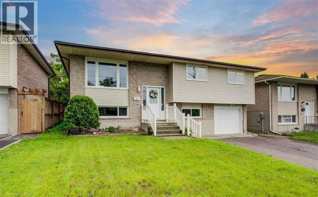 939 STRASBURG Road, Kitchener, Ontario N2E1T6