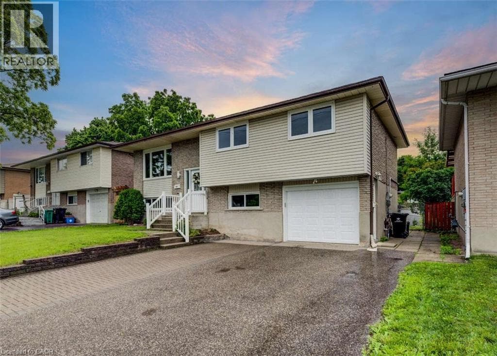 939 STRASBURG Road, Kitchener, Ontario N2E1T6 - Photo 3