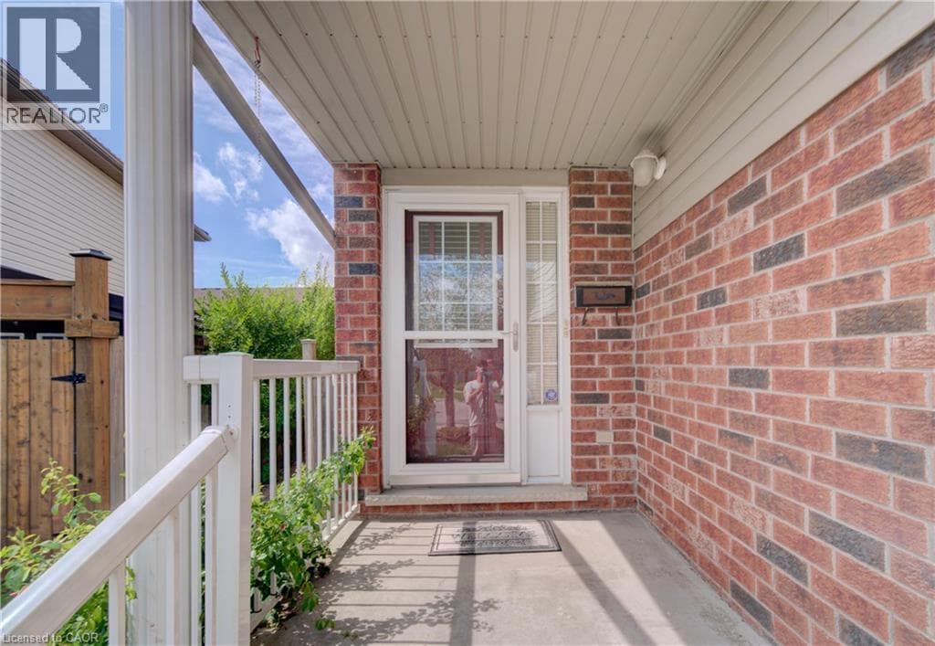 1064 COPPER LEAF Crescent, Kitchener, Ontario N2E3W4 - Photo 3