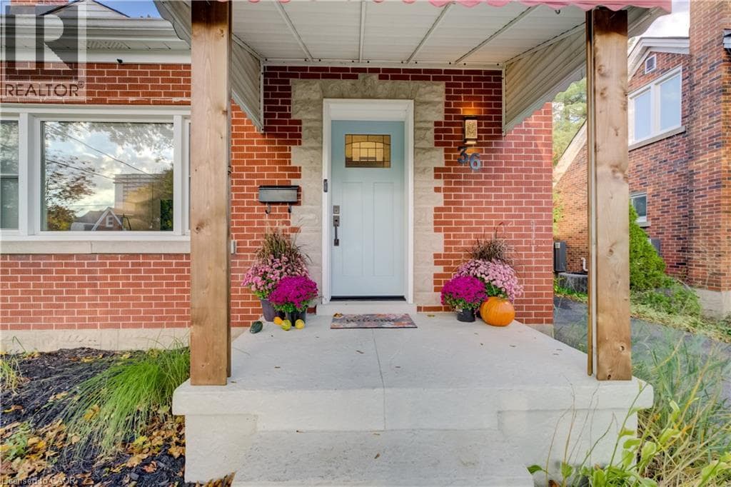 36 CRESTWOOD Avenue, Kitchener, Ontario N2H4K7 - Photo 2