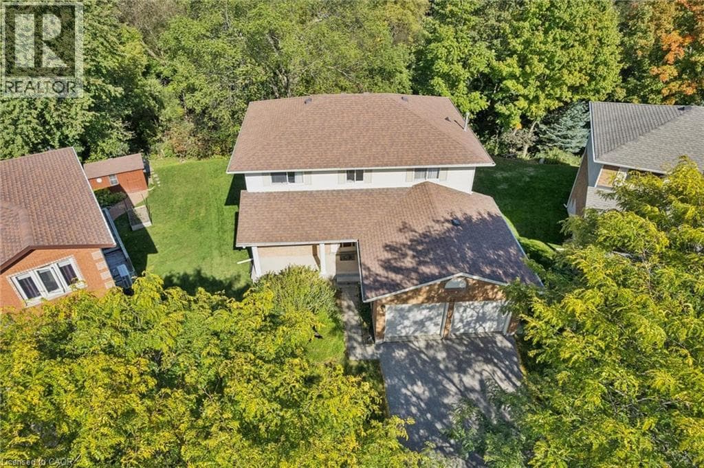 42 MITTON Place, Kitchener, Ontario N2R1B4 - Photo 1