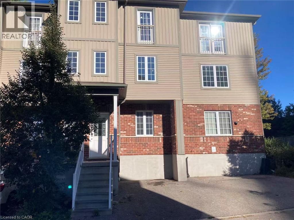 55 MOOREGATE Crescent Unit 24, Kitchener, Ontario N2M2E9